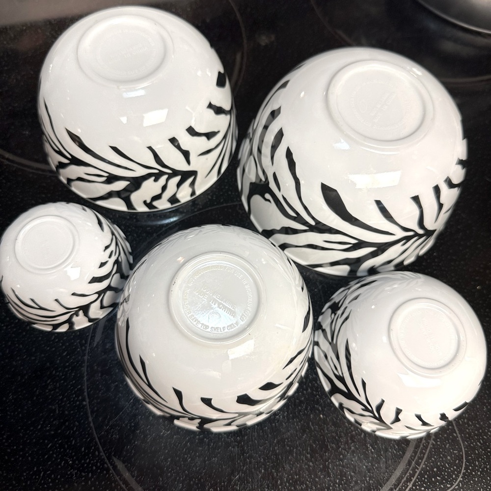 Zebra prep bowls nesting with measurement markings inside melamine - Picture 1 of 12